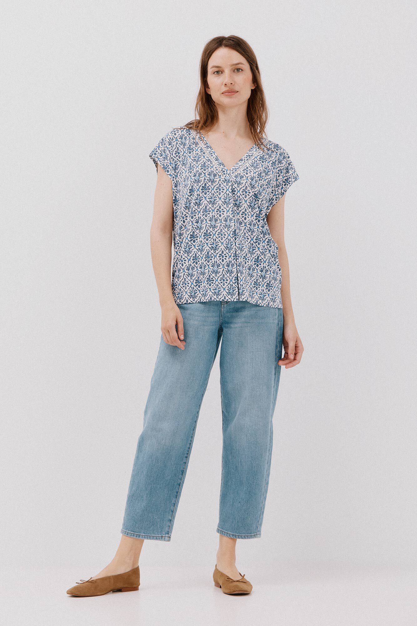 Cortefiel Playera pico con detalle puntilla