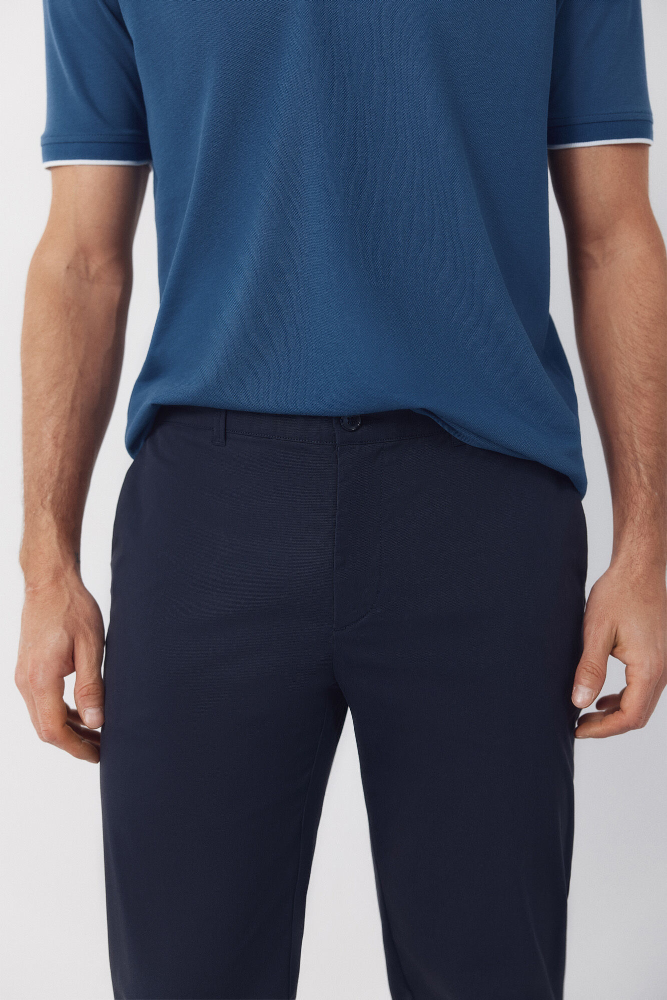 Cortefiel Pantal&oacute;n chino t&eacute;cnico slim Azul marino