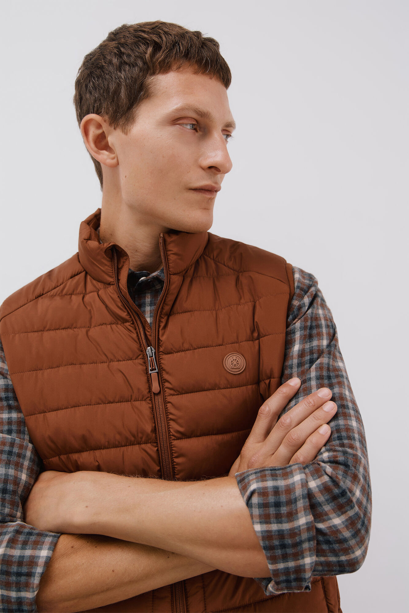 Cortefiel Chaleco acolchado ultralight Marr&oacute;n