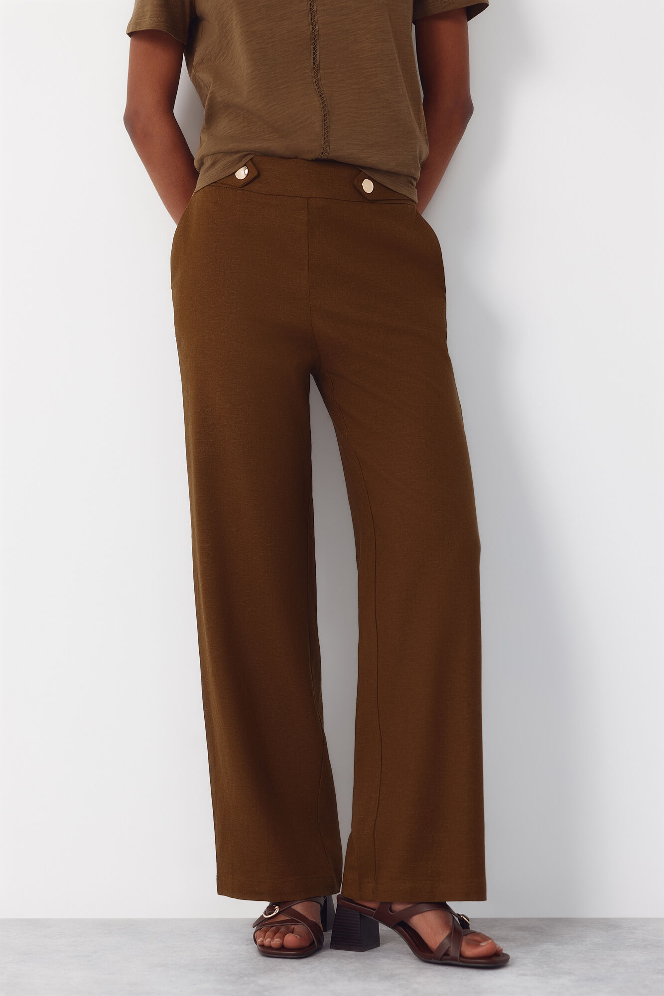Cortefiel Pantal&oacute;n de lino con botones dorados