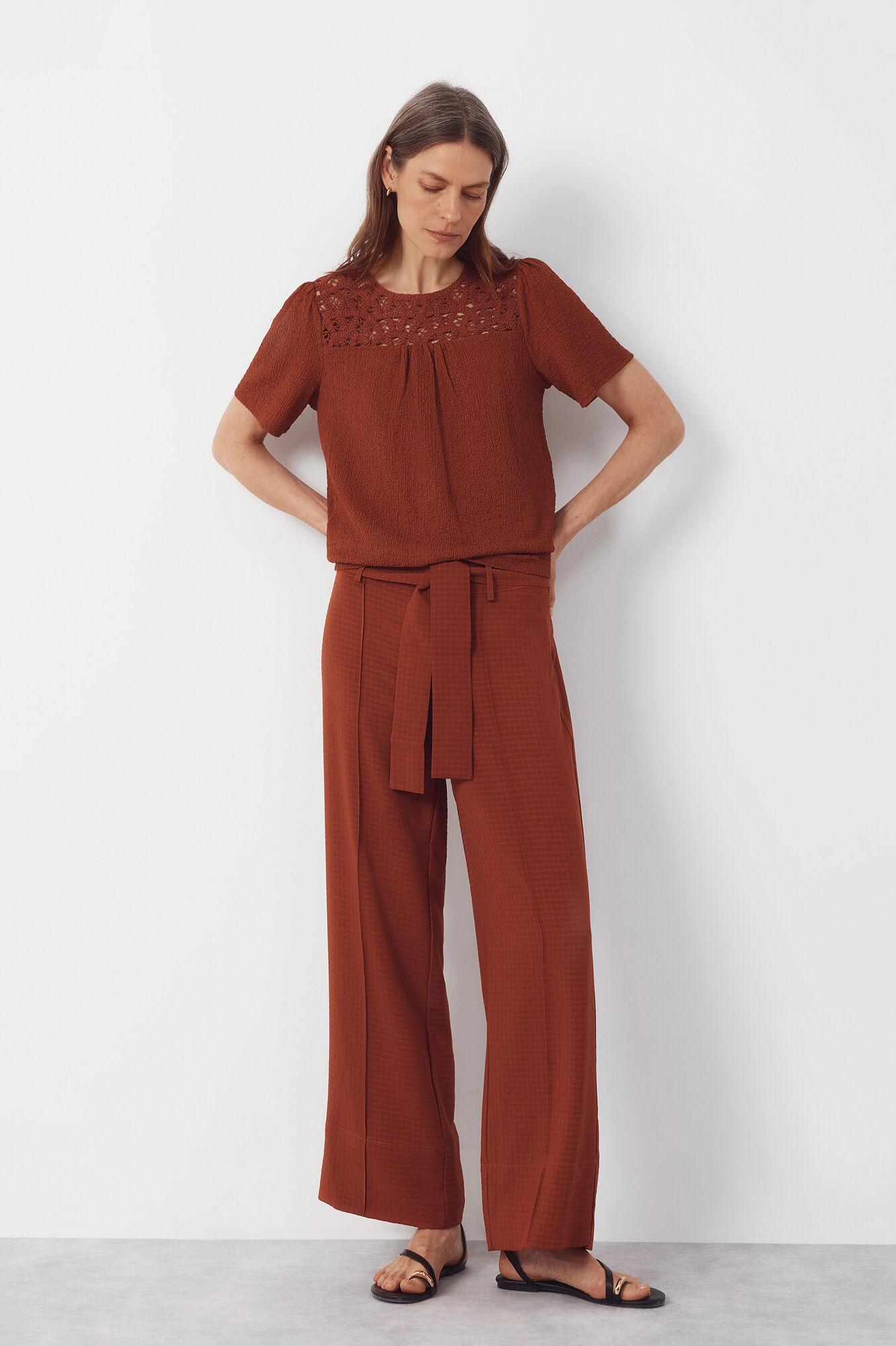 Cortefiel Pantal&oacute;n de estructura fluida Marr&oacute;n