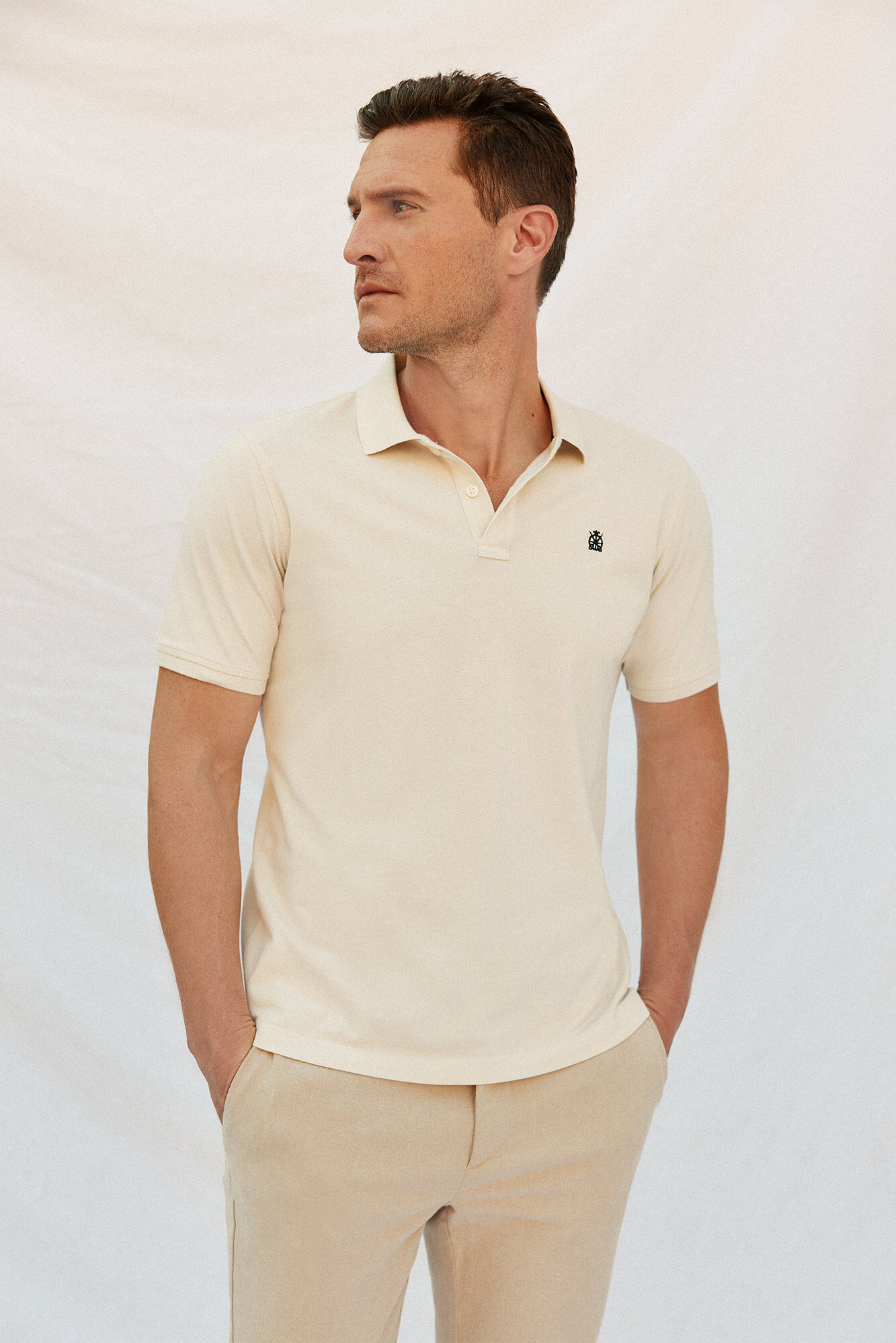 Cortefiel Polo b&aacute;sico piqu&eacute; Marfil