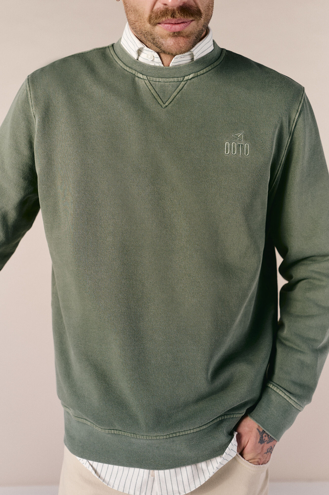 OOTO Sudadera b&aacute;sica lavada cuello redondo