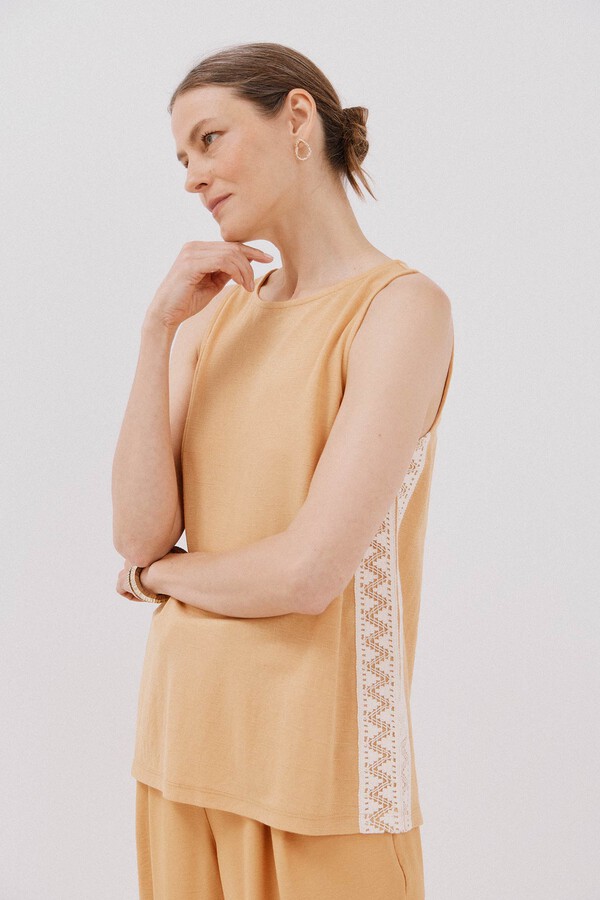 Cortefiel Top detalle puntilla crochet lateral Arena