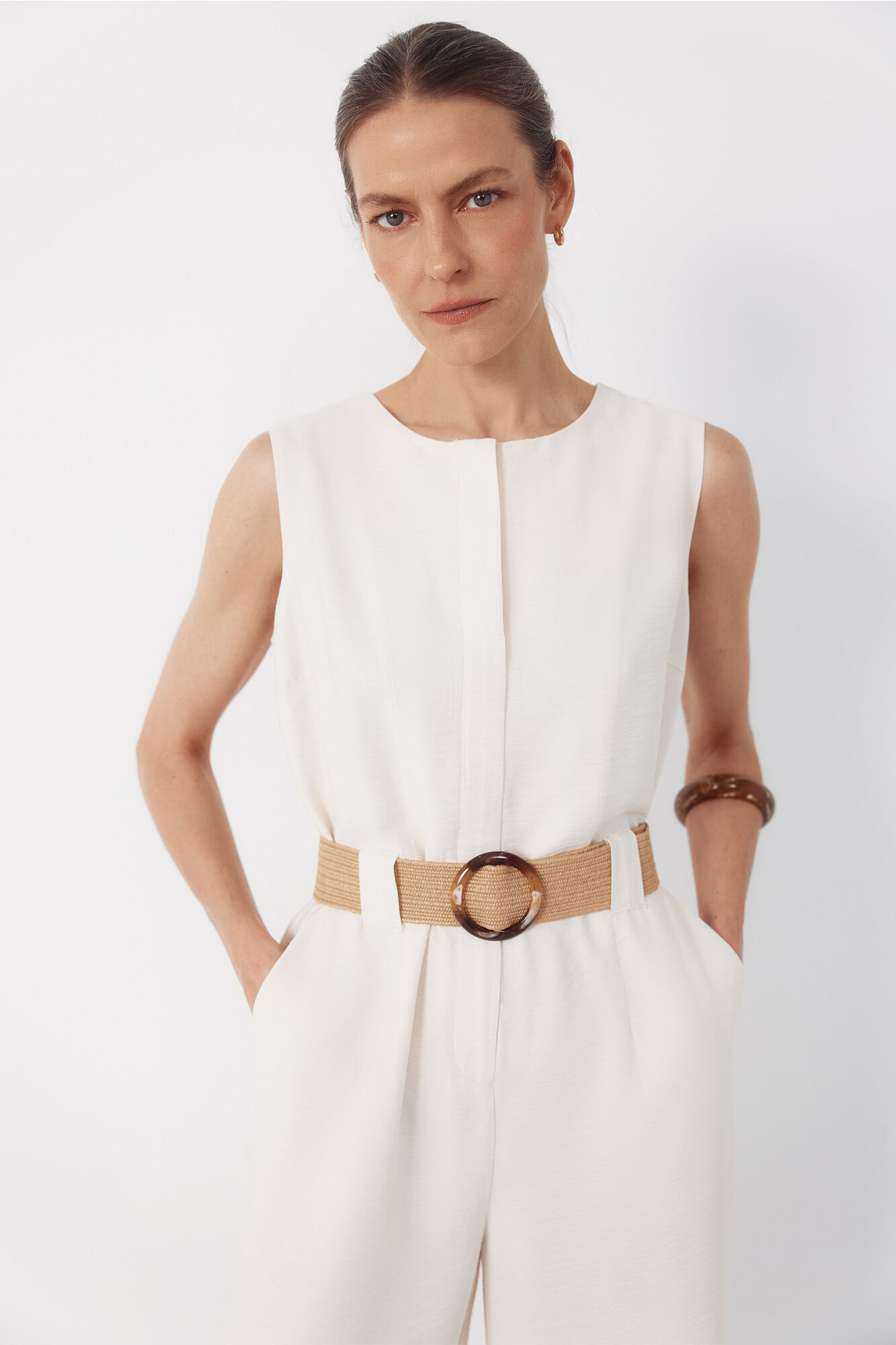 Cortefiel Jumpsuit con cintur&oacute;n Blanco