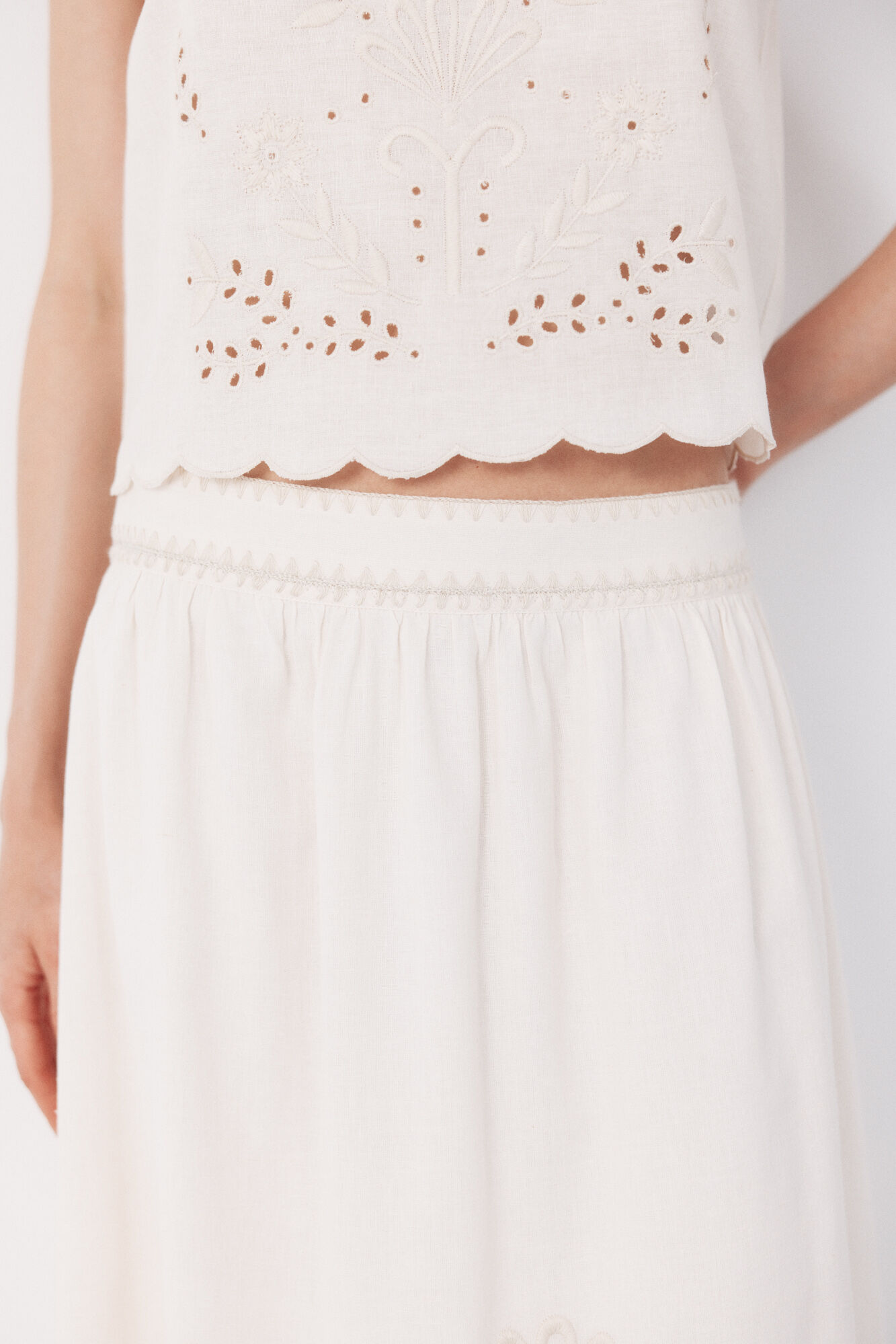 Cortefiel Falda con bordado Estampado beige