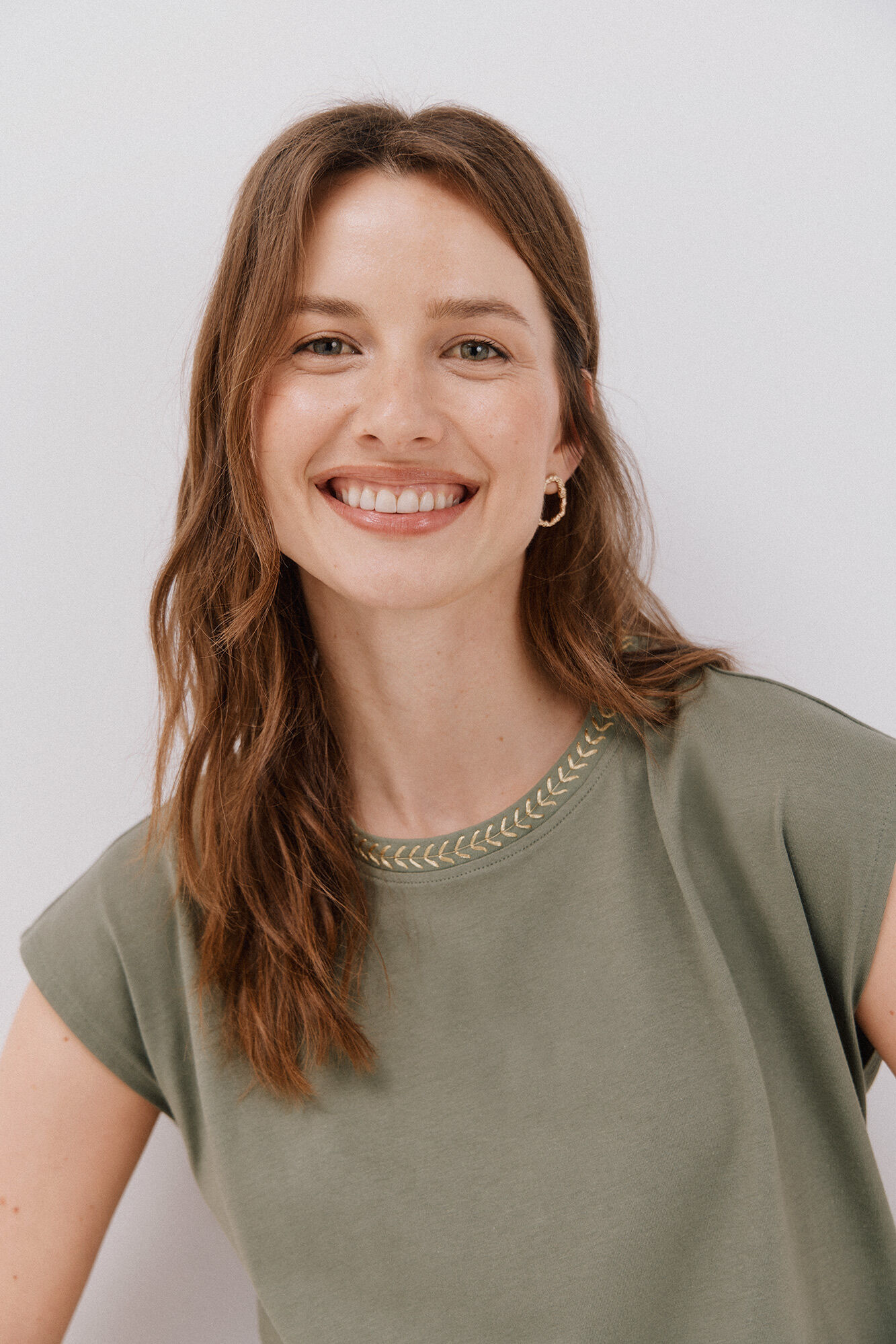 Cortefiel Playera escote pico