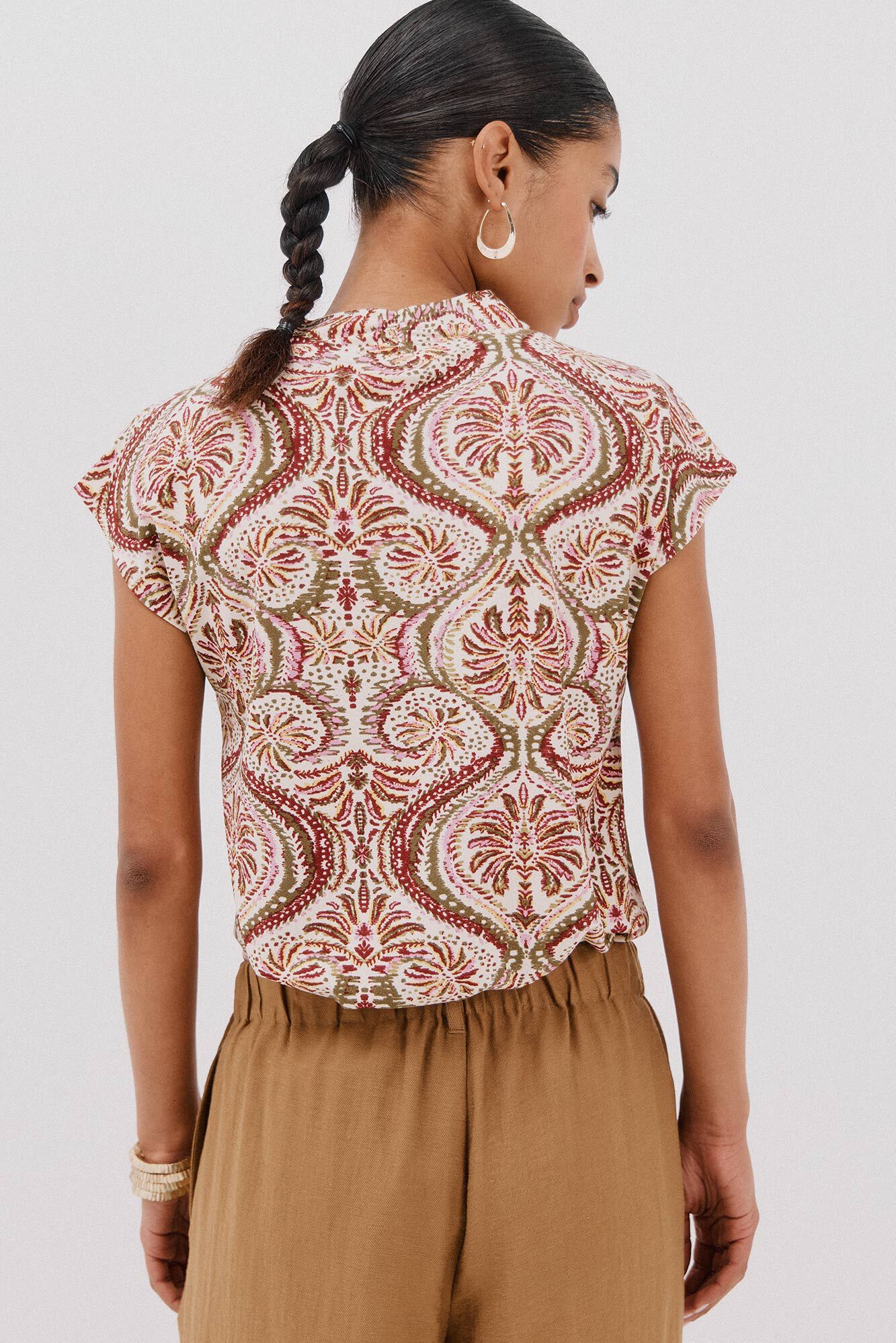 Cortefiel Playera estampada escote pico fruncido Multicolor