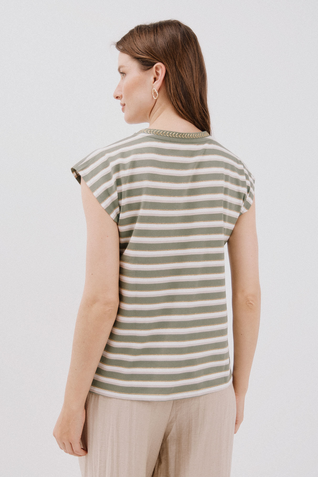 Cortefiel Playera escote pico Verde