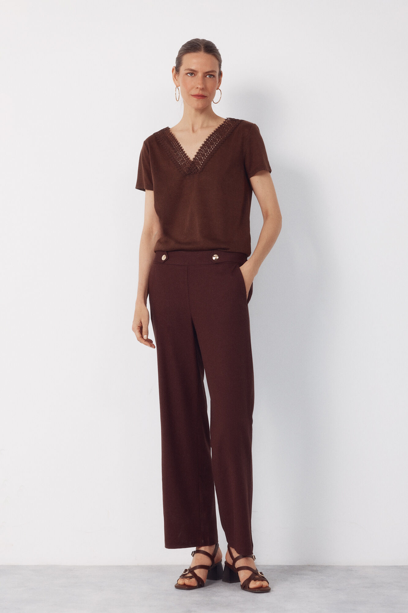 Cortefiel Pantal&oacute;n de lino con botones dorados Marr&oacute;n