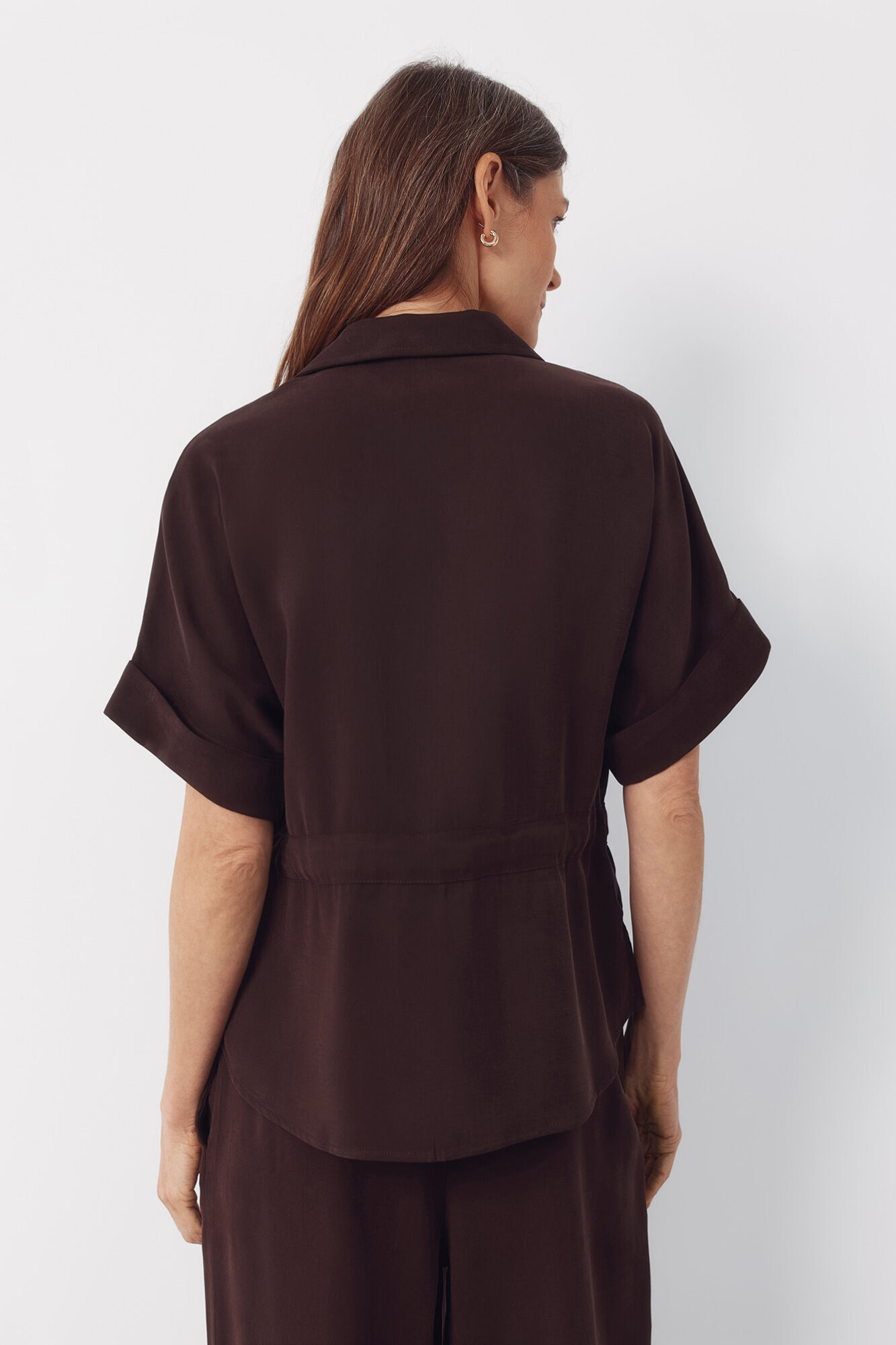 Cortefiel Camisa de manga corta con cintur&oacute;n Marr&oacute;n