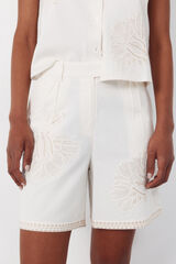 Cortefiel Bermudas bordadas Blanco