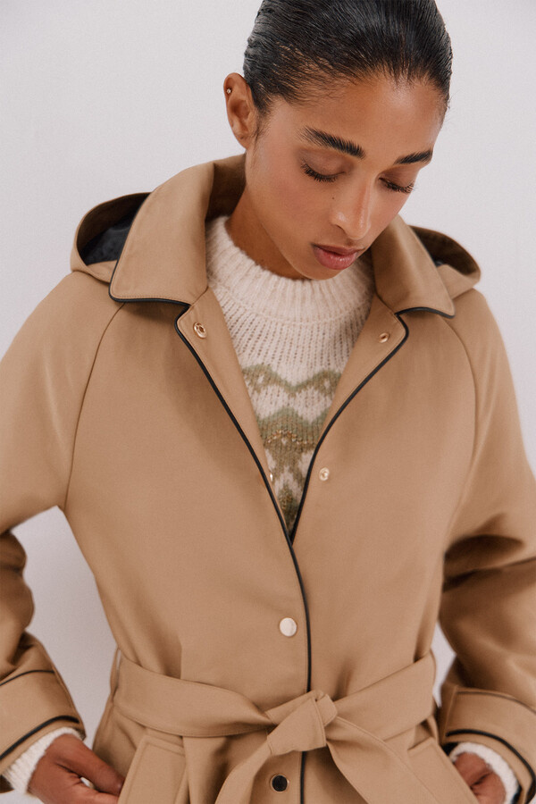 Cortefiel Gabardina satinada capucha desmontable Arena