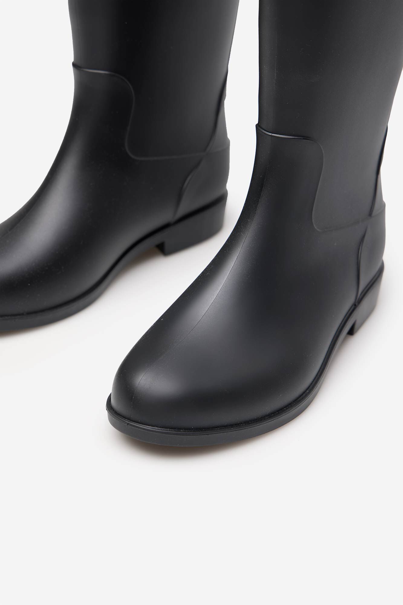 Cortefiel Bota de agua Negro