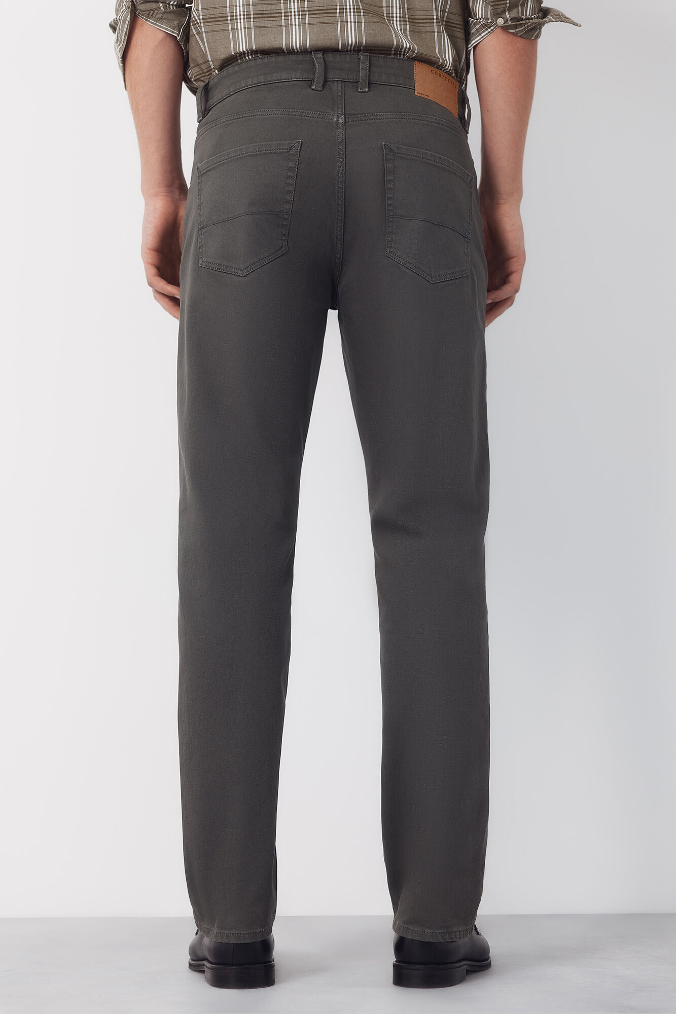 Cortefiel Pantal&oacute;n 5 bolsillos color regular fit Kaki