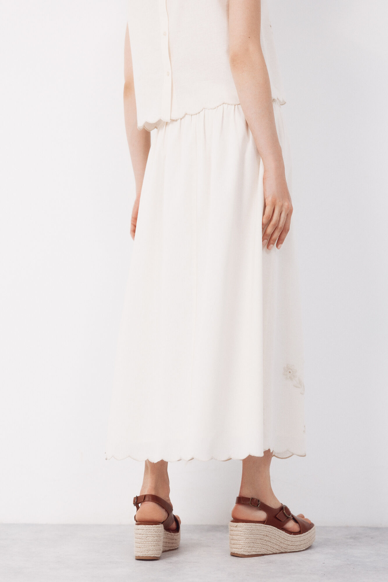 Cortefiel Falda con bordado Estampado beige