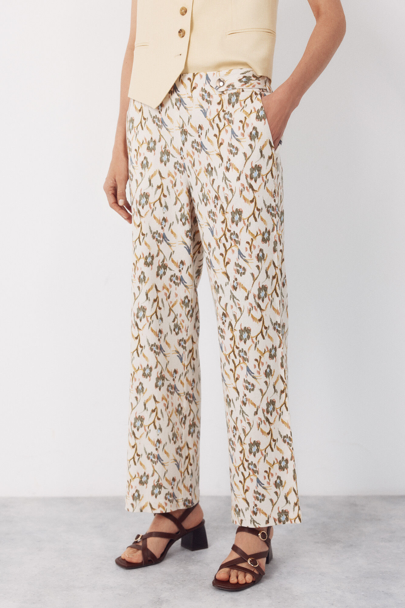 Cortefiel Pantal&oacute;n de lino con botones dorados Multicolor