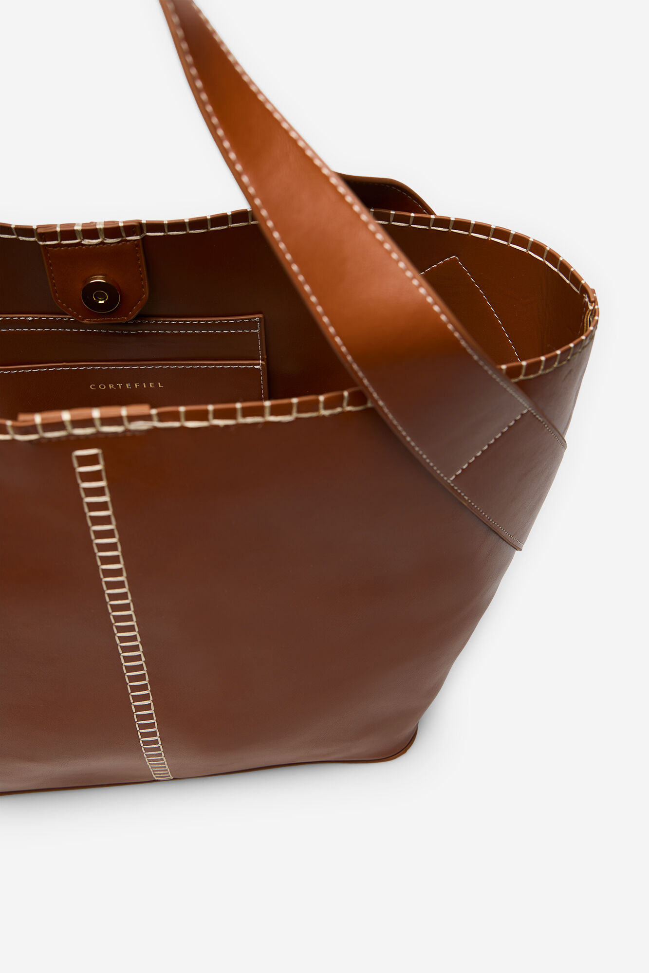 Cortefiel Capazo pespuntes Marr&oacute;n