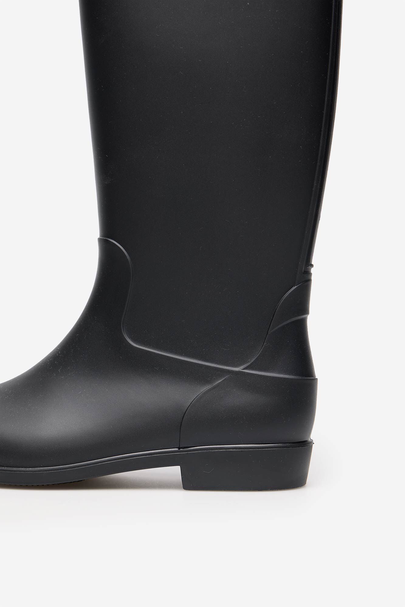 Cortefiel Bota de agua Negro