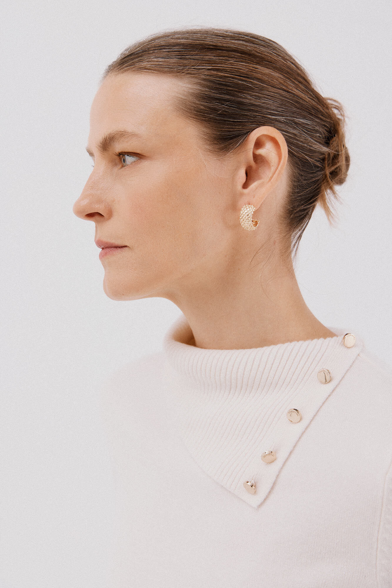 Cortefiel Su&eacute;ter cuello botones Marfil