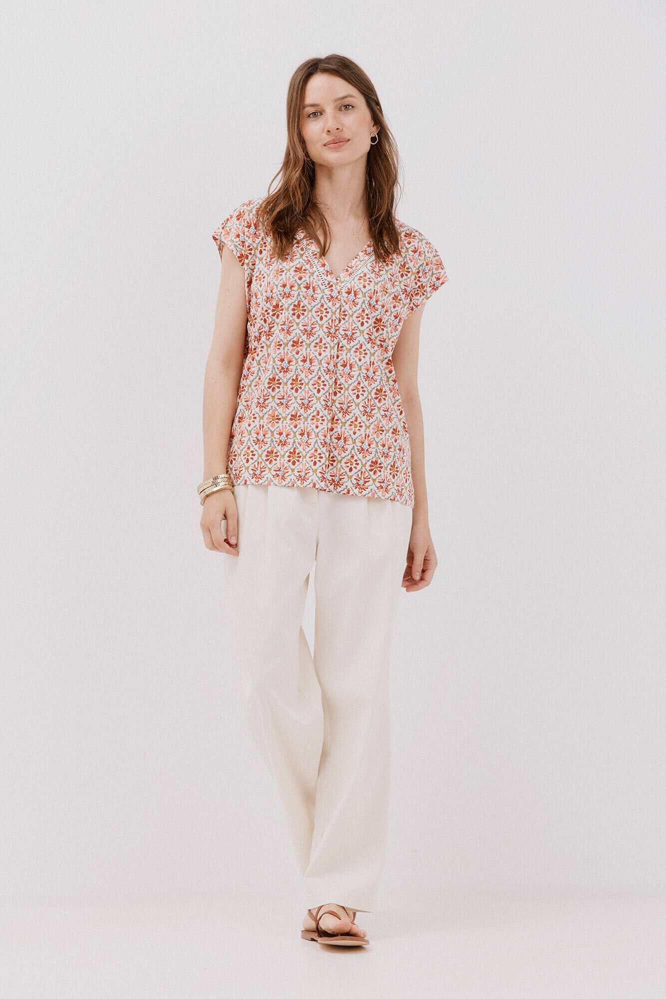 Cortefiel Playera pico con detalle puntilla