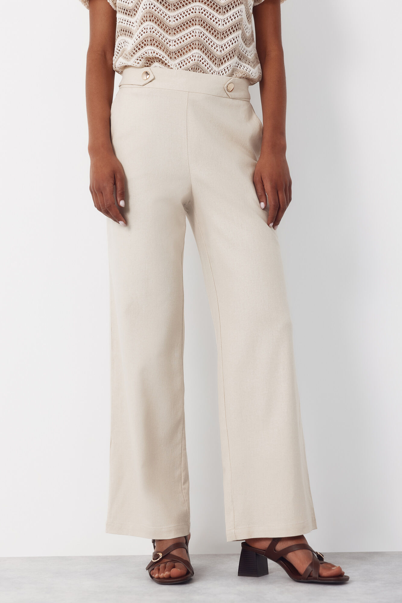 Cortefiel Pantal&oacute;n de lino con botones dorados
