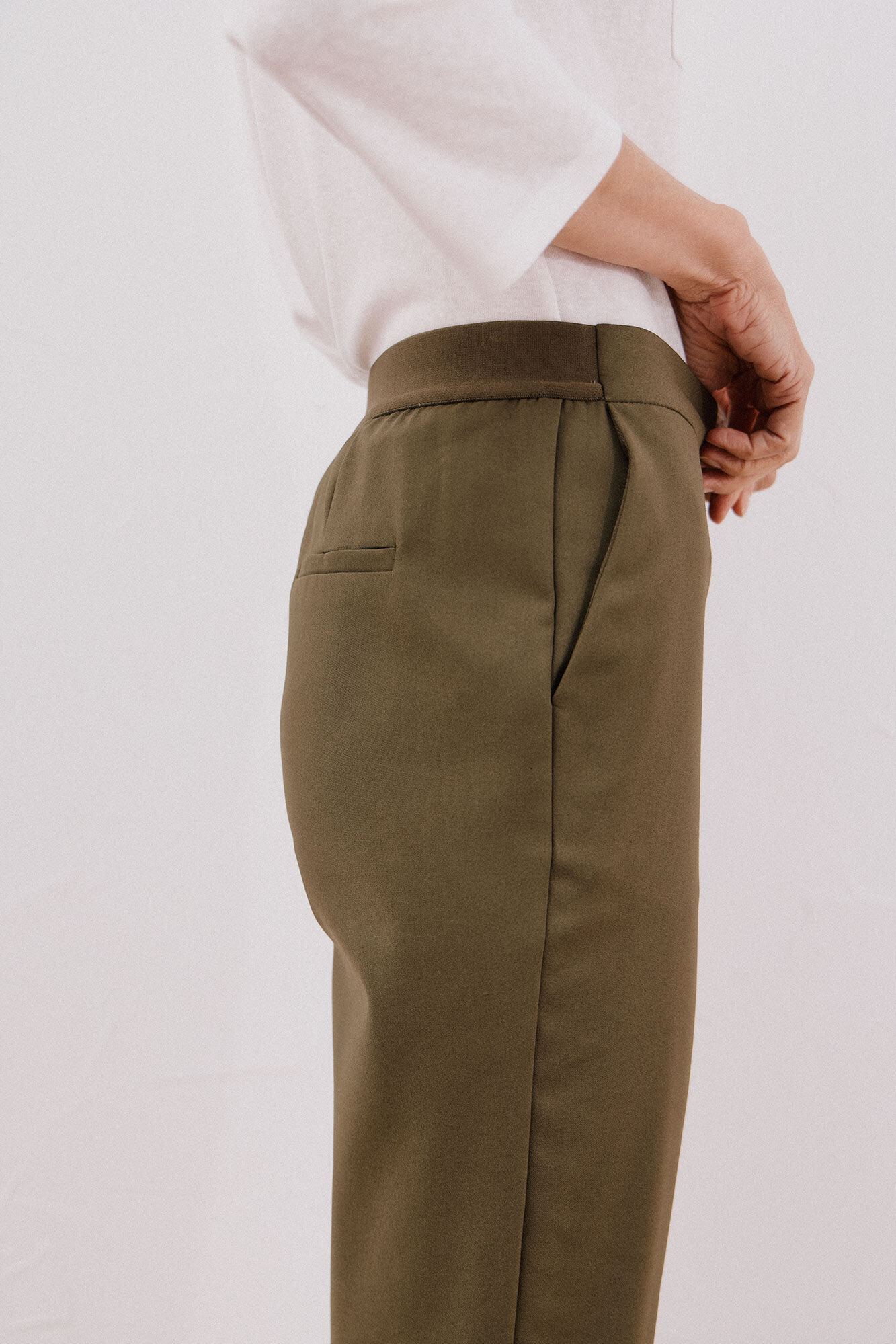 Cortefiel Pantal&oacute;n recto con el&aacute;stico en la espalda Kaki