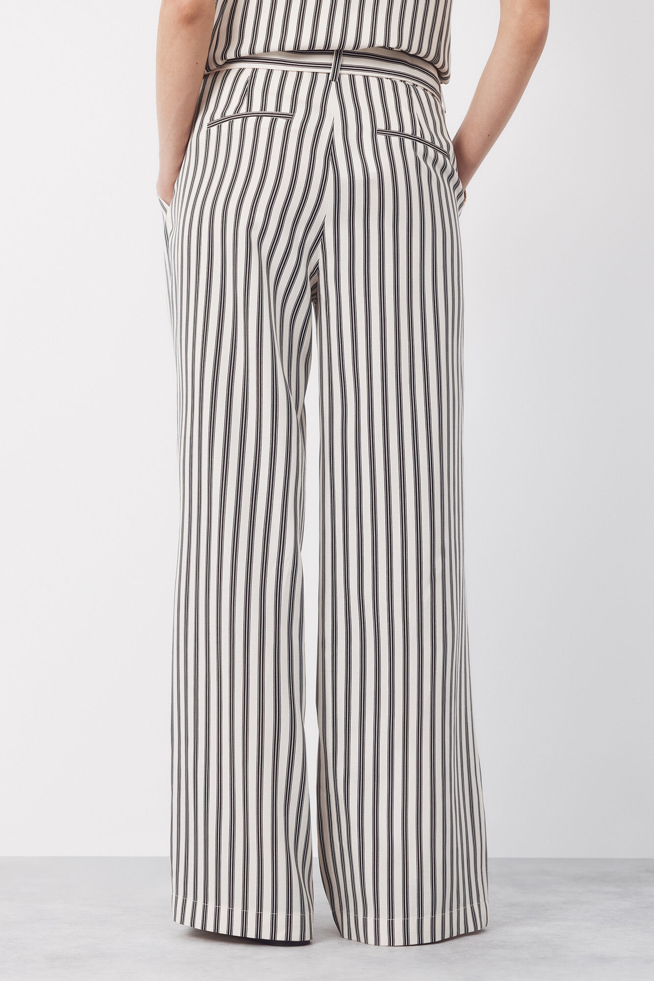 Cortefiel Pantal&oacute;n de rayas con cintur&oacute;n Estampado blanco