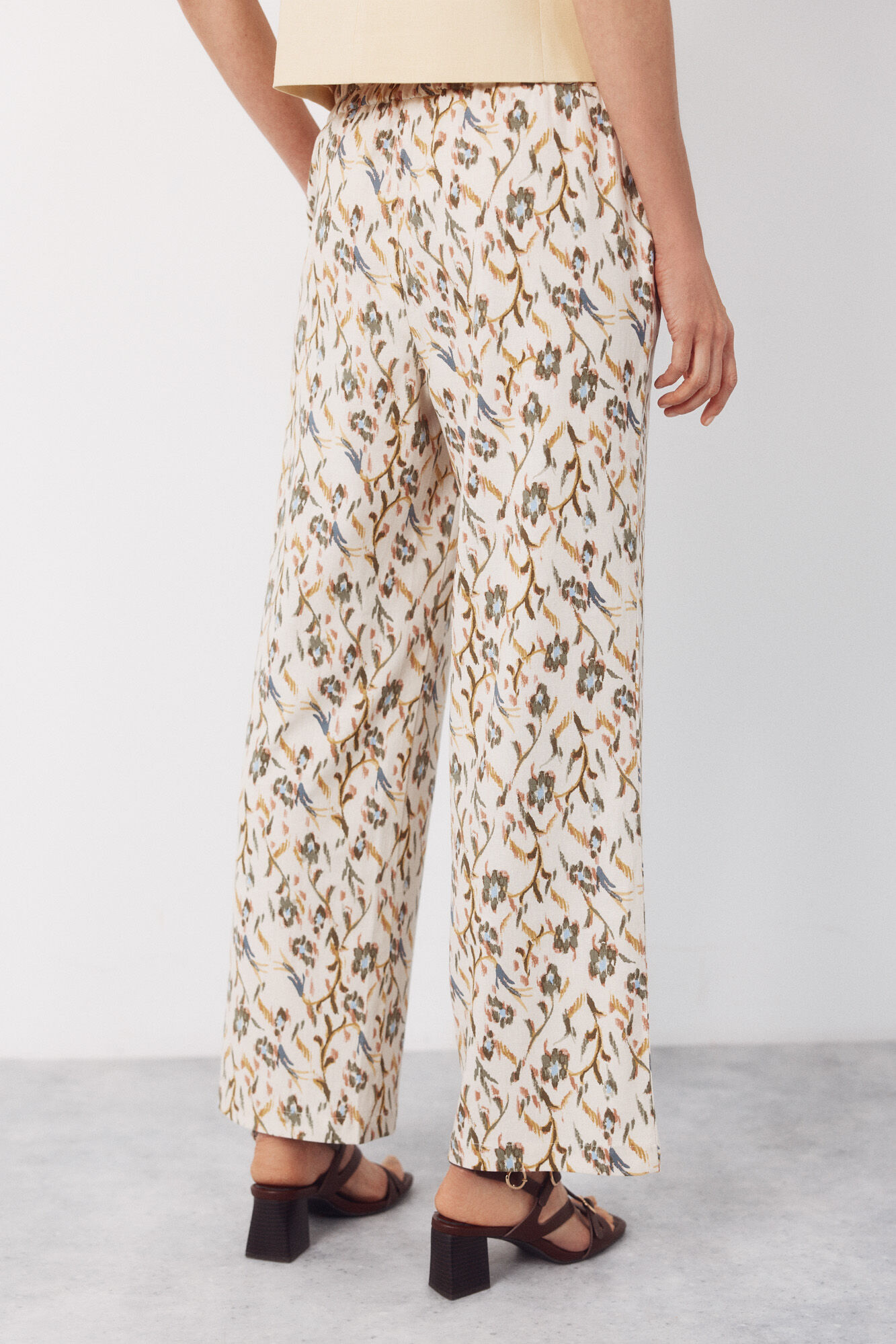 Cortefiel Pantal&oacute;n de lino con botones dorados Multicolor