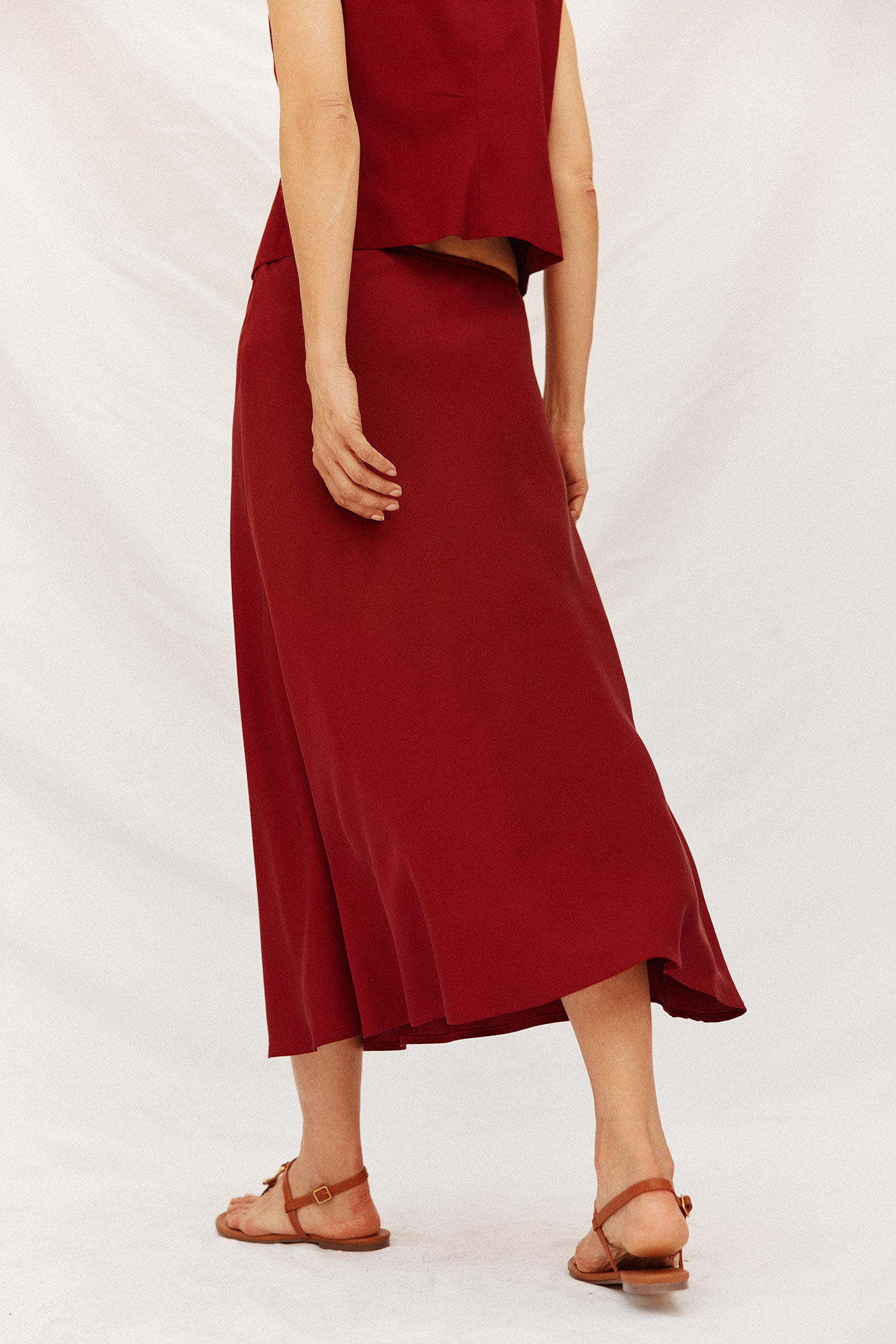 Cortefiel Pantal&oacute;n de vestir con cintur&oacute;n Granate