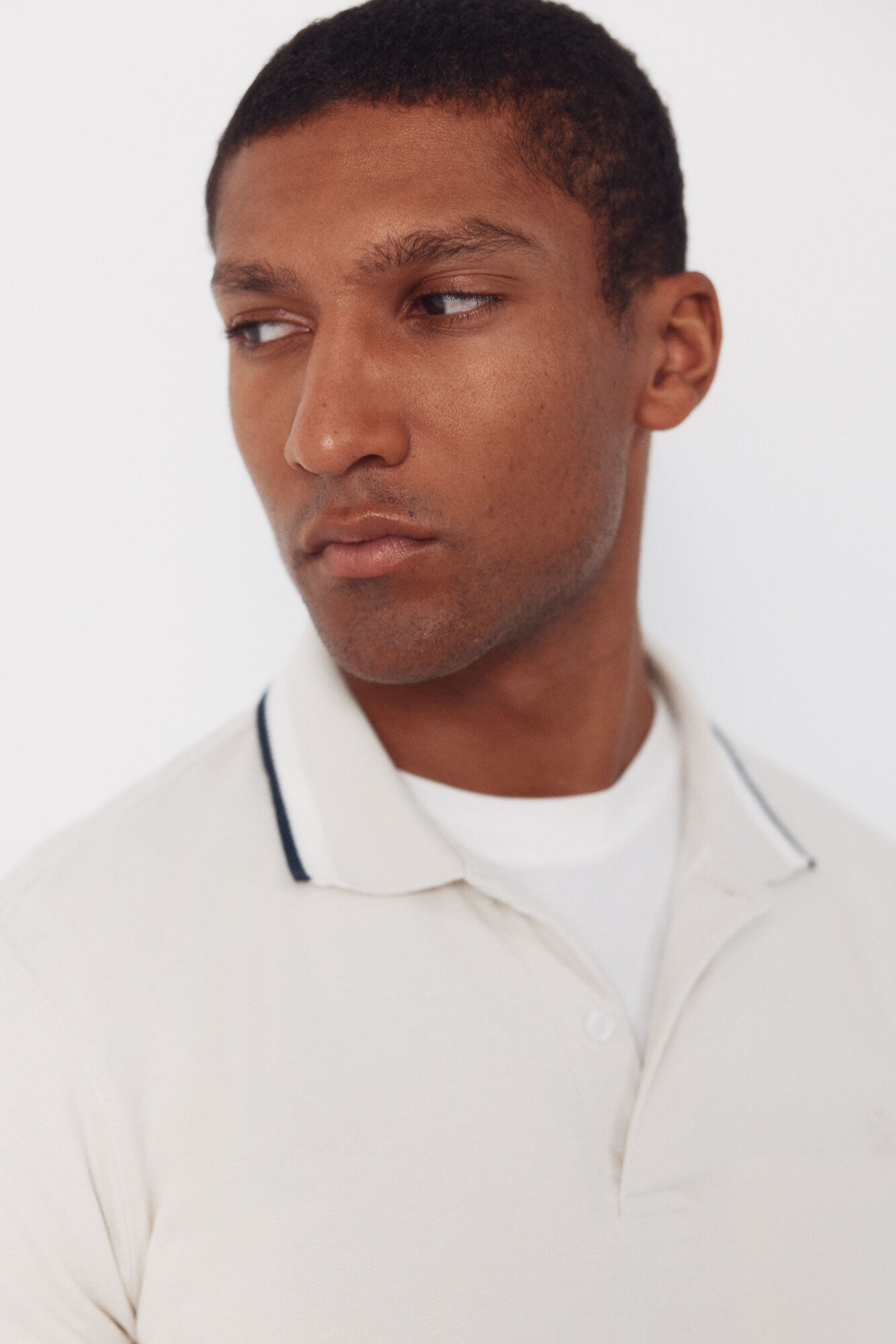 Cortefiel Polo estructura cuello fantas&iacute;a Marfil