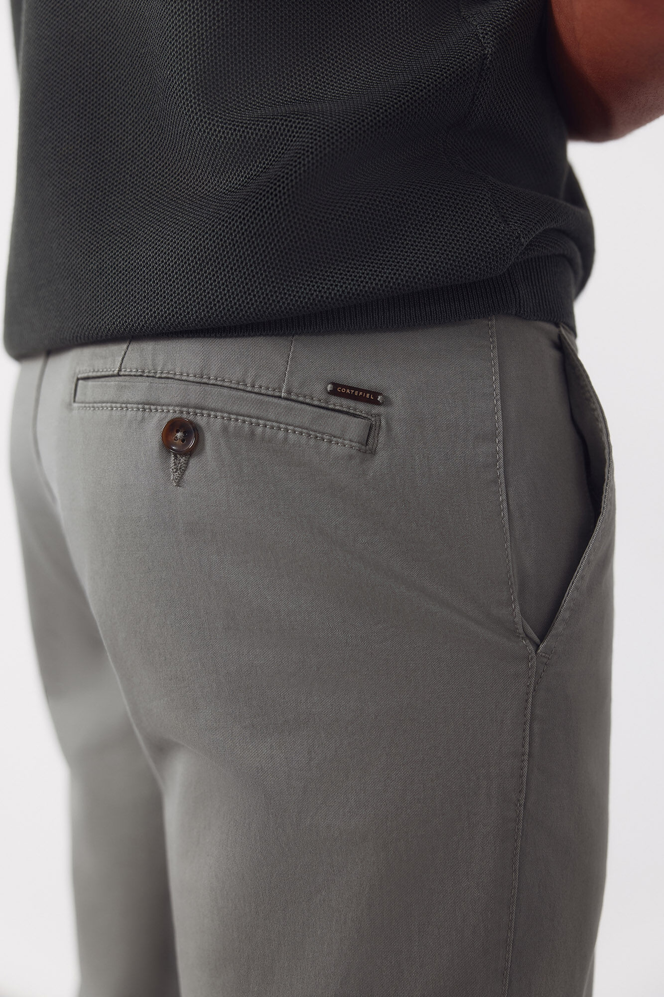Cortefiel Pantal&oacute;n chino regular fit Kaki
