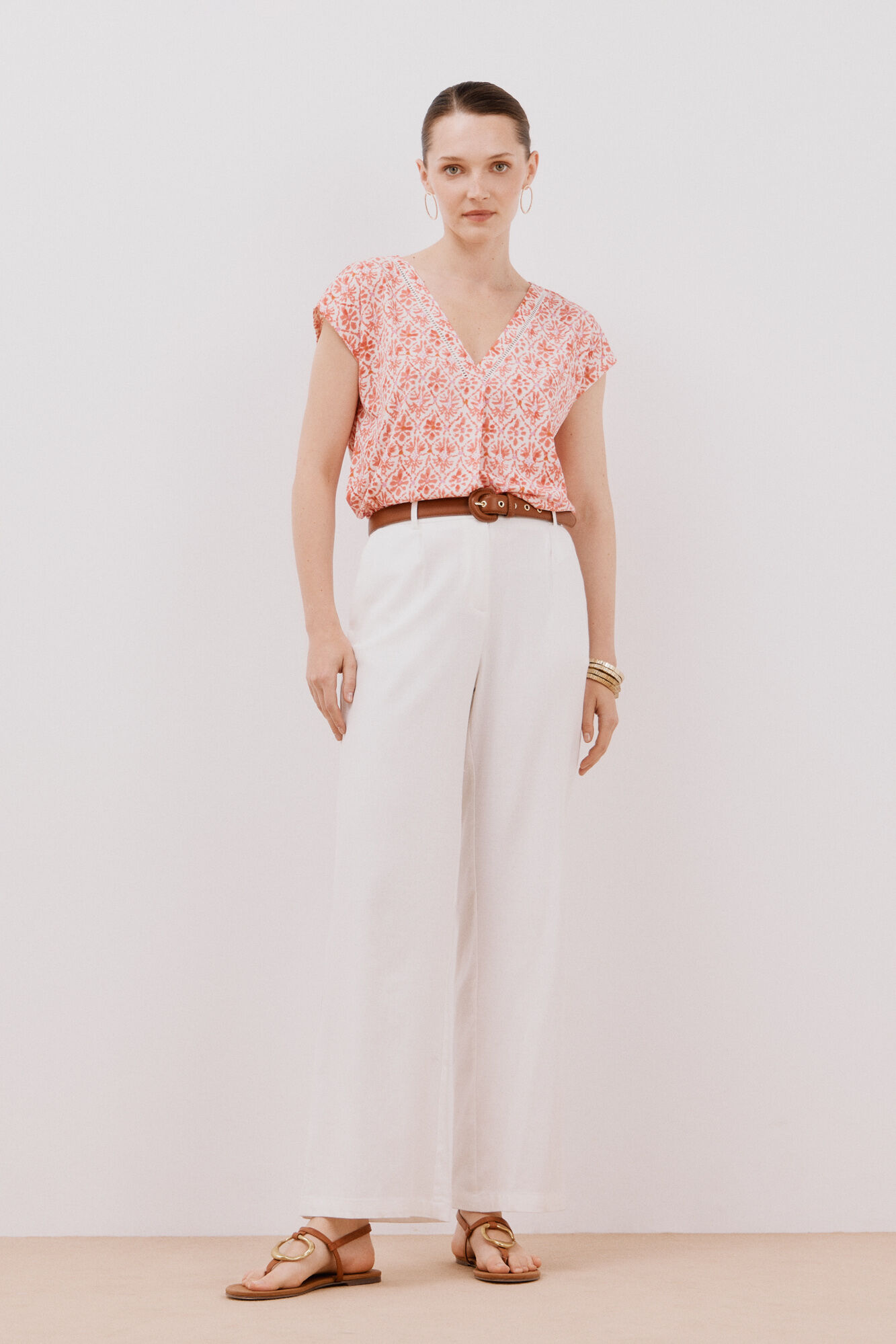 Cortefiel Playera pico con detalle puntilla