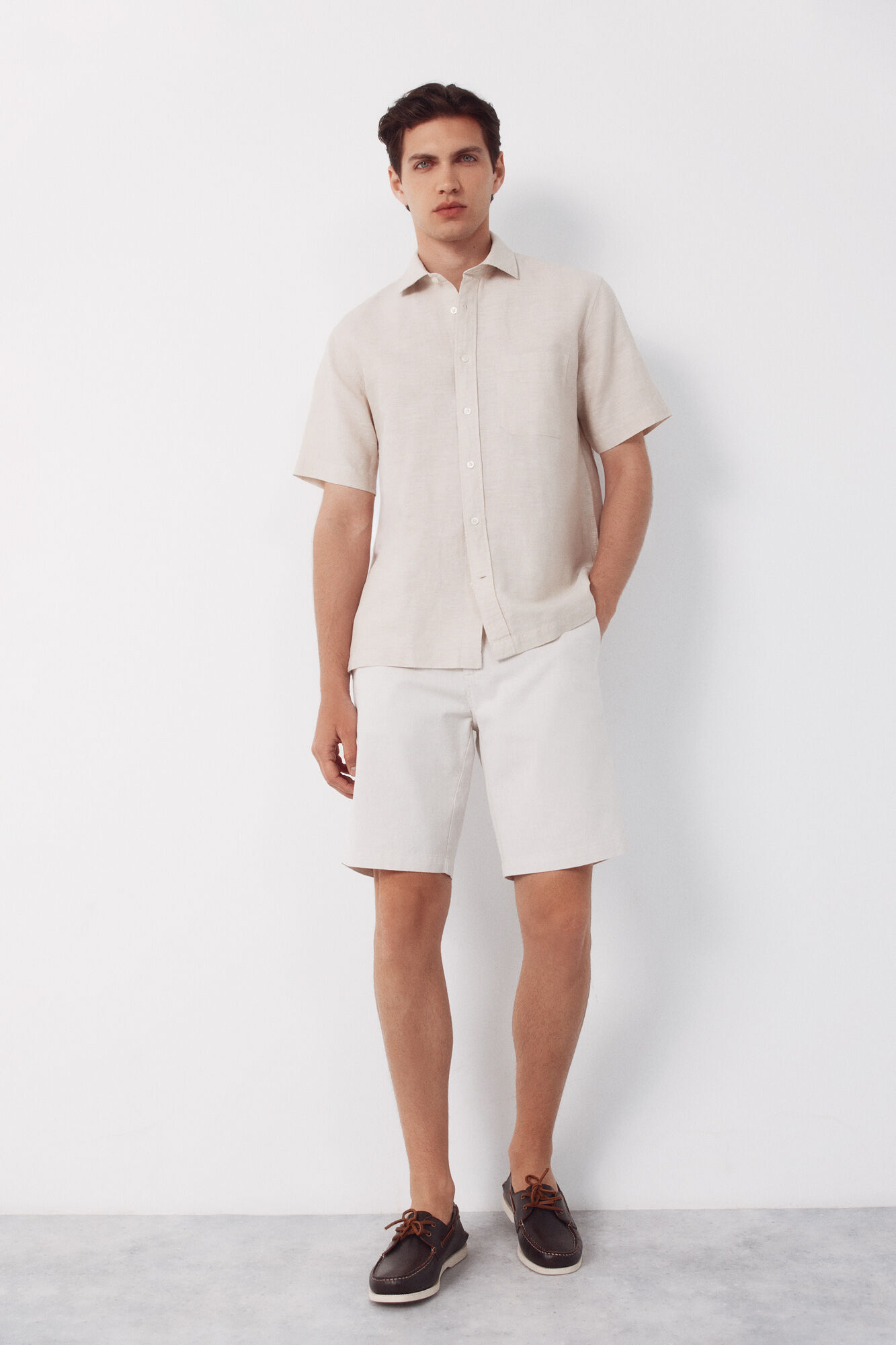 Cortefiel Camisa algod&oacute;n lino lisa manga corta Beige