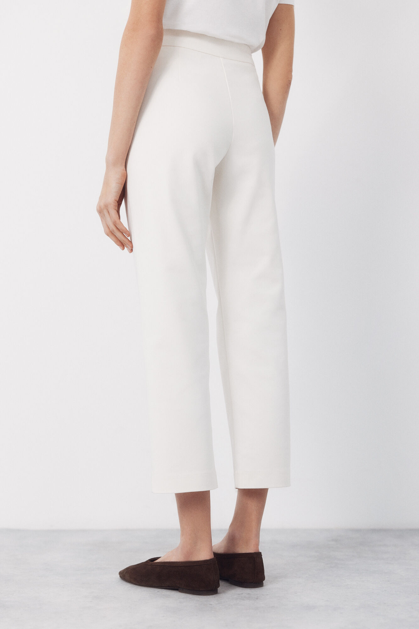 Cortefiel Pantal&oacute;n con botones dorados Marfil