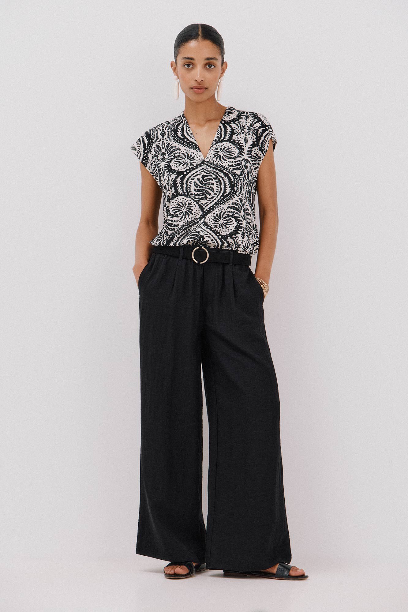 Cortefiel Playera estampada escote pico fruncido