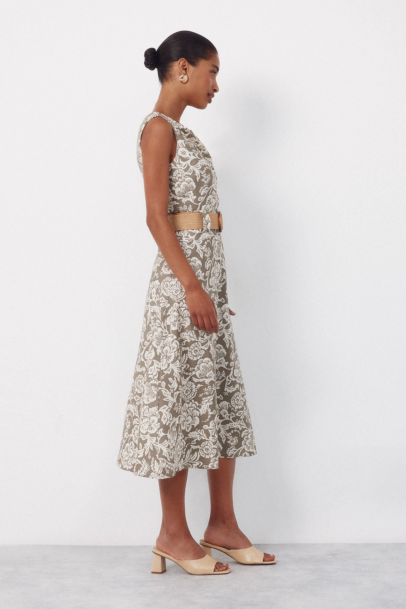 Cortefiel Vestido con vuelo Kaki