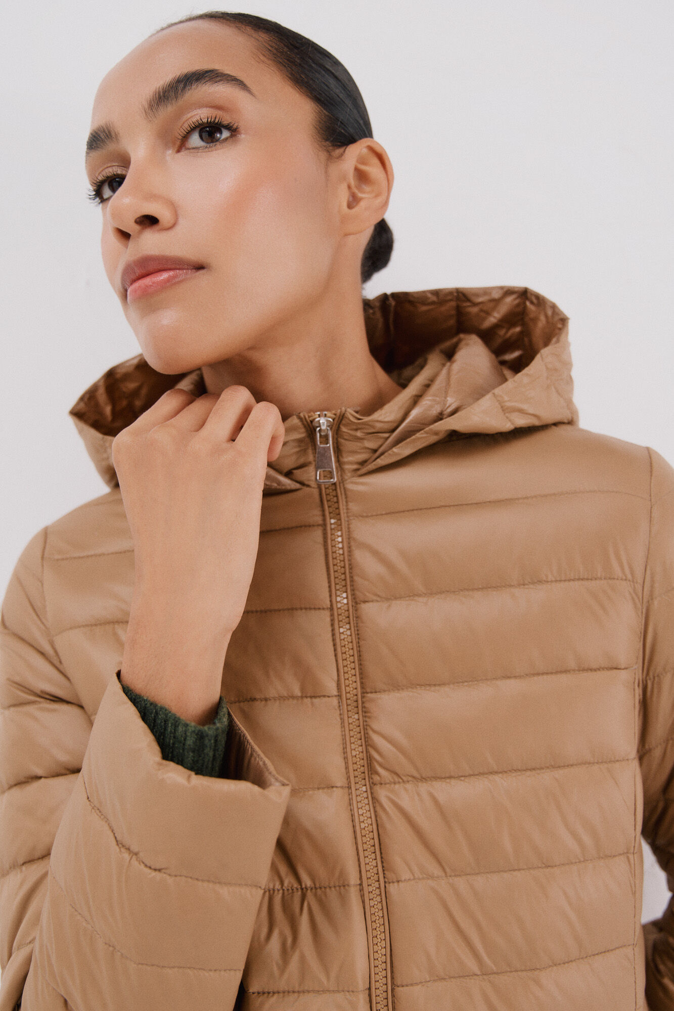 Cortefiel Abrigo largo plumas Beige