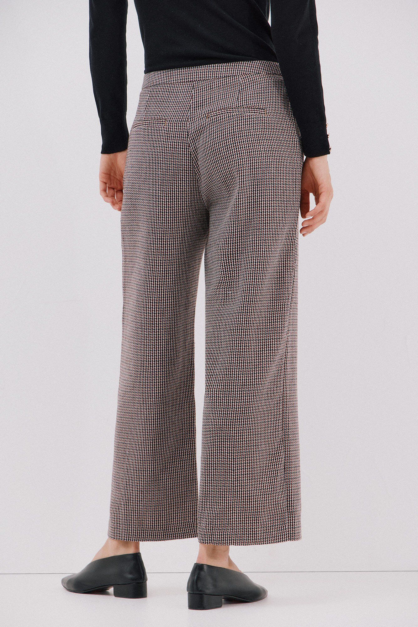 Cortefiel Pantal&oacute;n de mujer crop y ancho Estampado granate