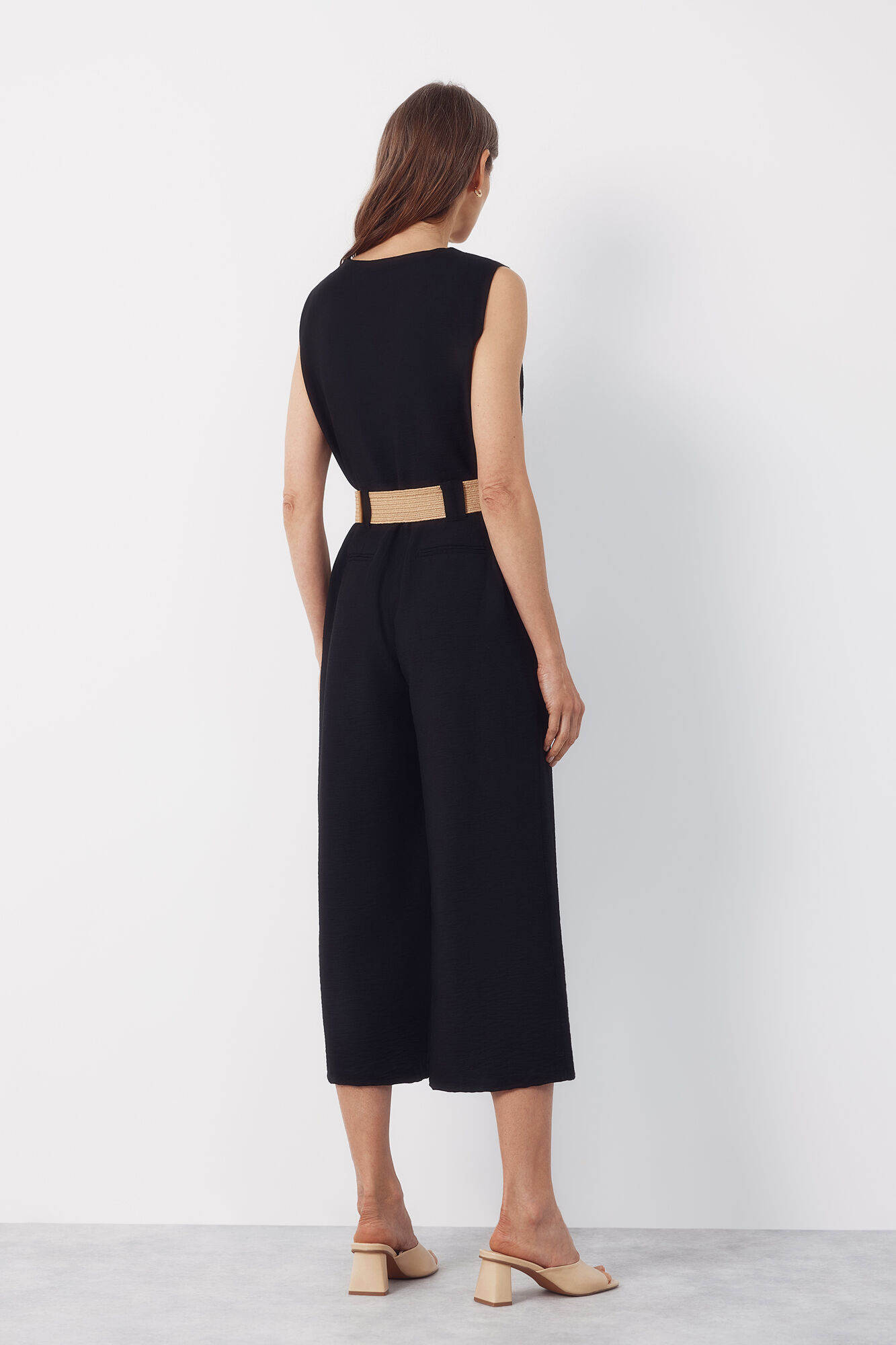 Cortefiel Jumpsuit con cintur&oacute;n Negro