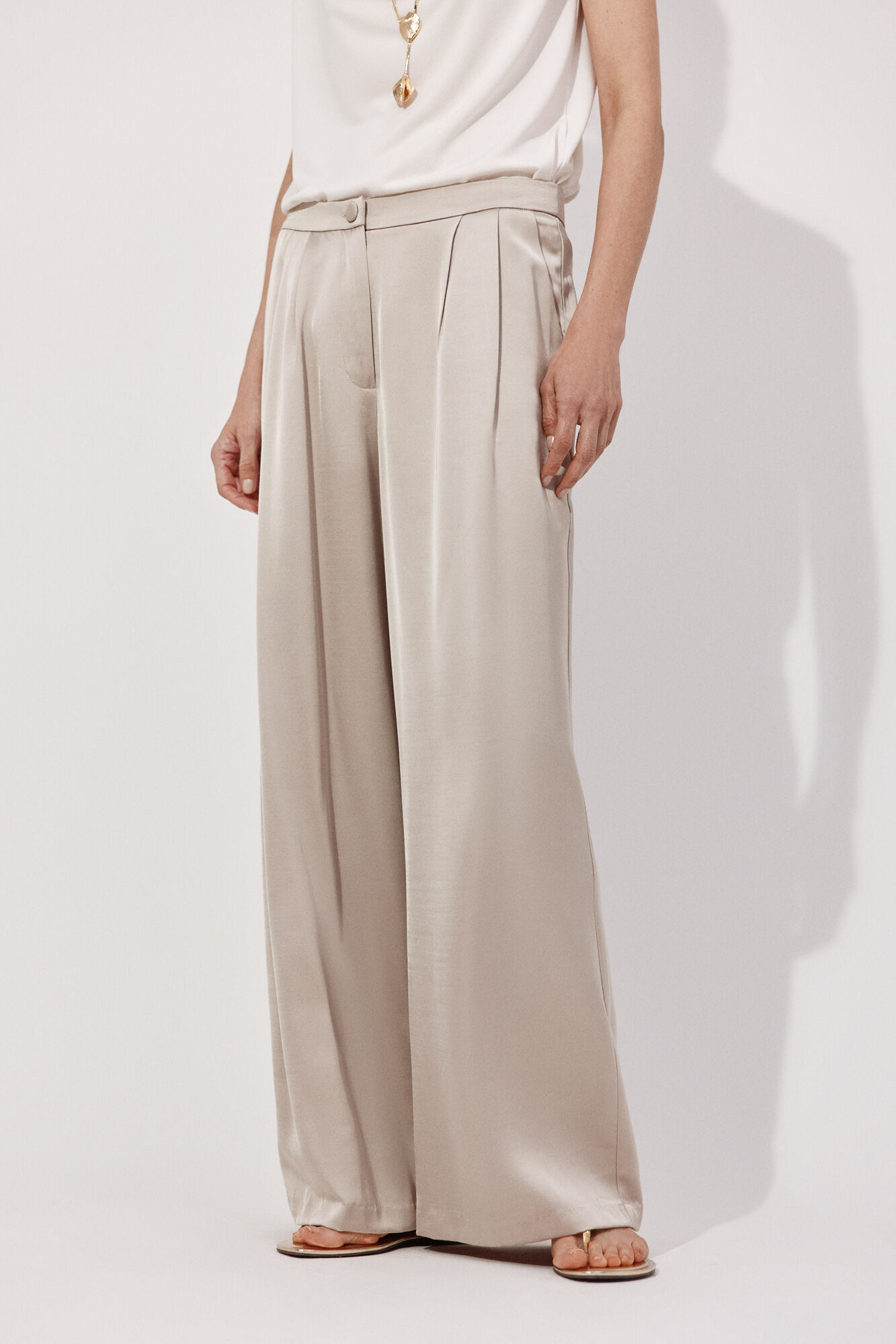 Cortefiel Pantal&oacute;n palazzo con pinzas Beige