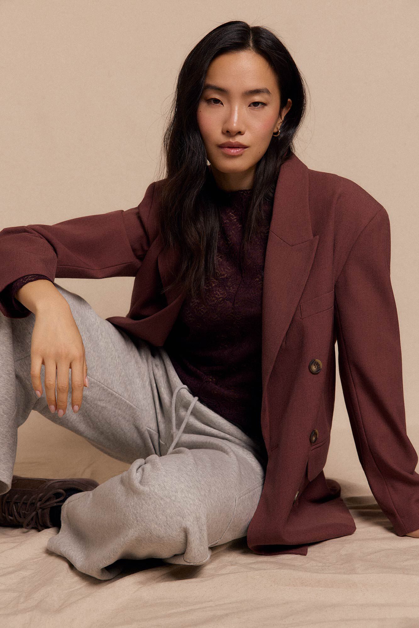 Slowlove Top encaje asim&eacute;trico Vino