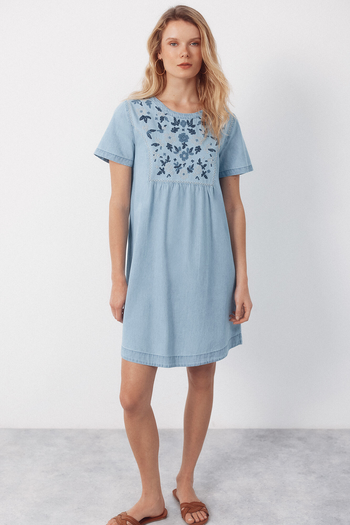 Cortefiel Vestido con bordados Azul oscuro