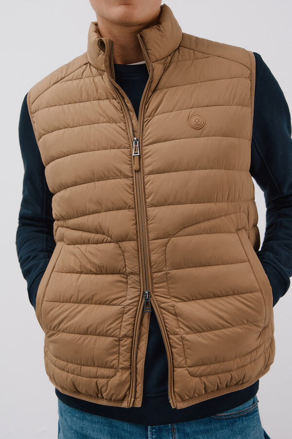 Cortefiel Chaleco acolchado ultralight Beige