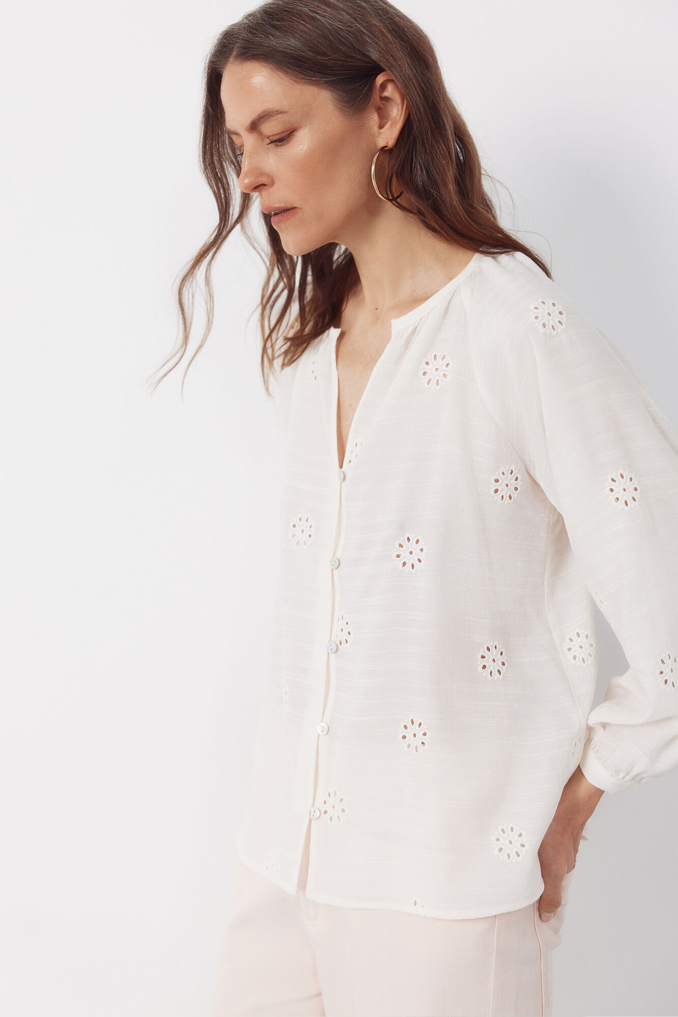Cortefiel Blusa con bordados Marfil