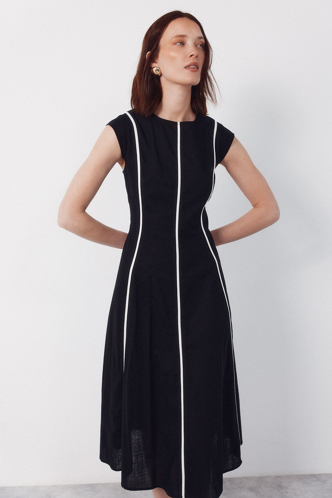 Cortefiel Vestido con contrastes Negro
