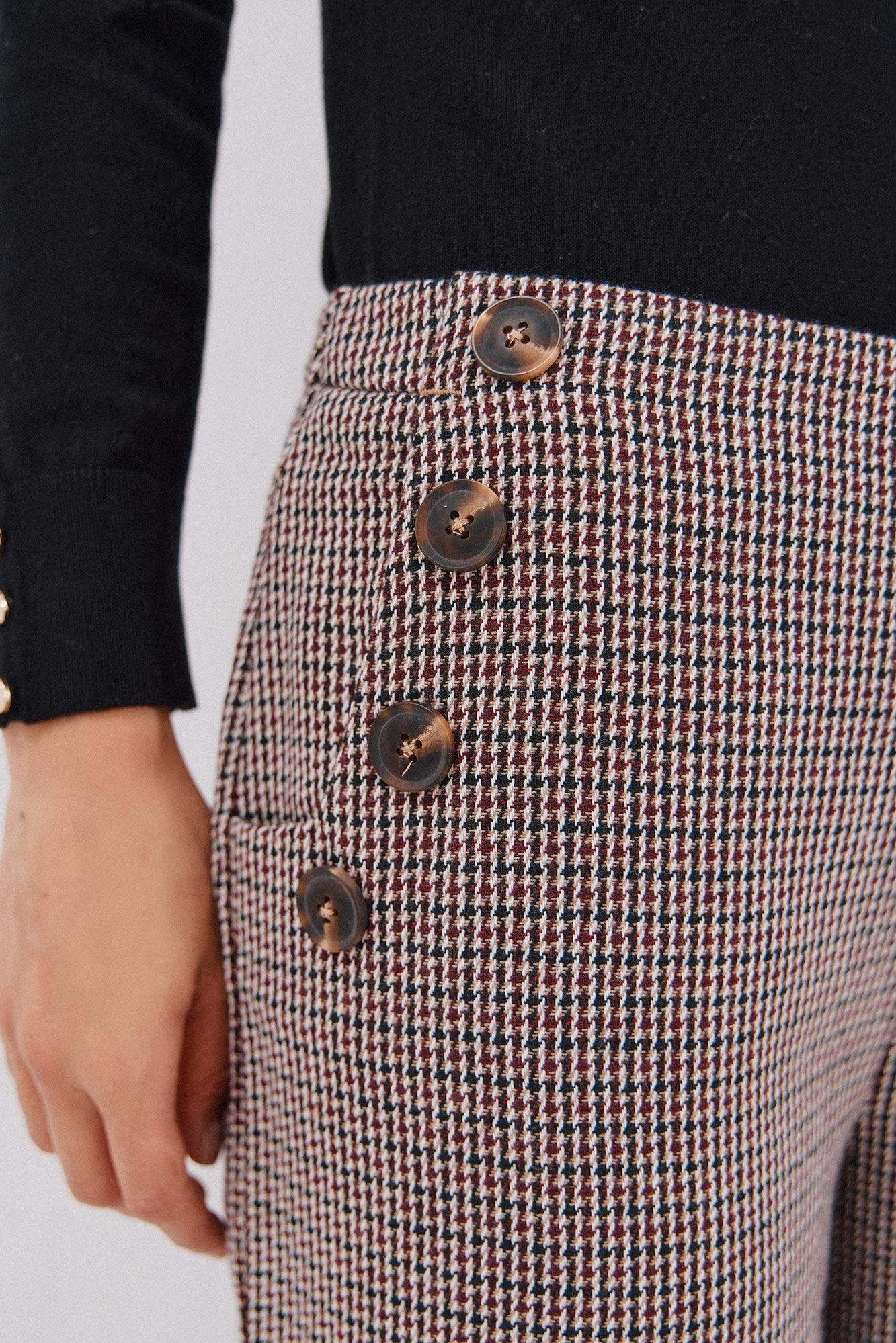 Cortefiel Pantal&oacute;n de mujer crop y ancho Estampado granate