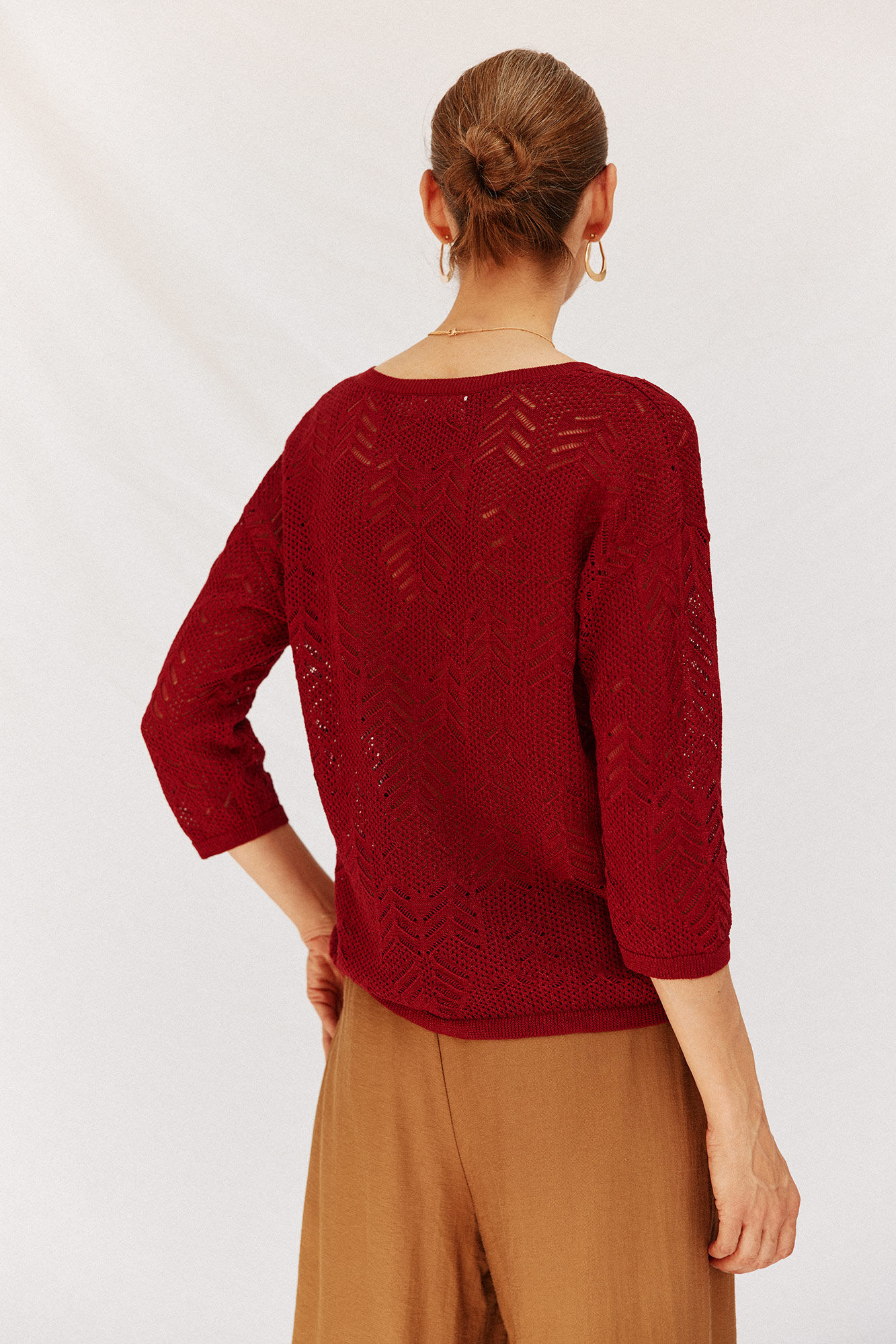 Cortefiel Su&eacute;ter con calados Granate