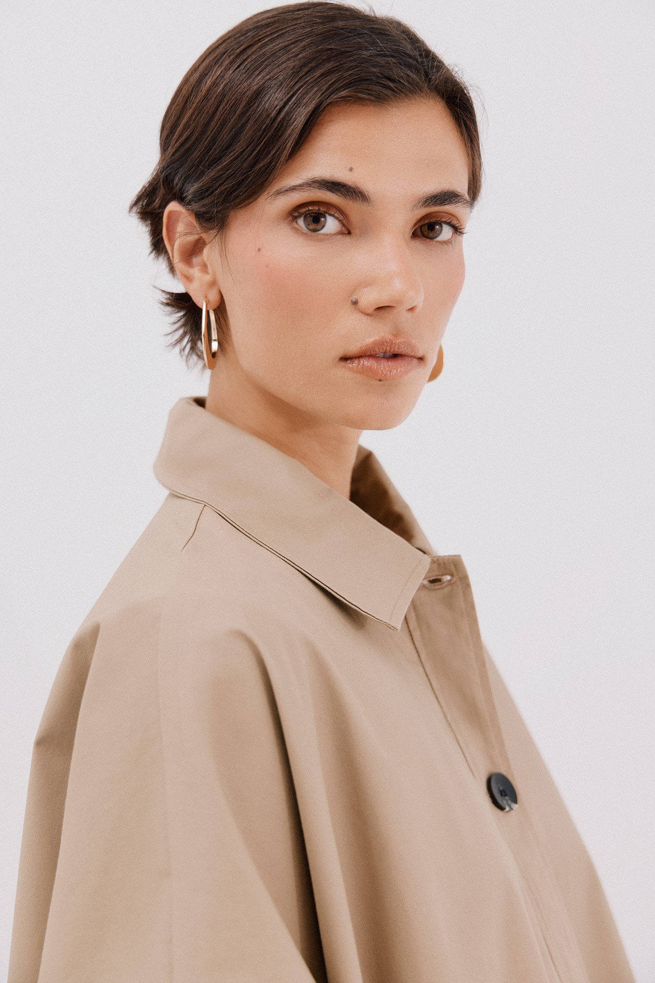 Cortefiel Capa de tejido gabardina Beige