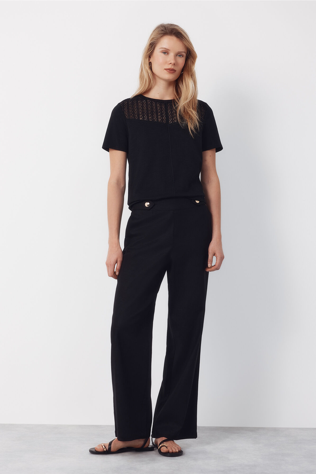 Cortefiel Pantal&oacute;n de lino con botones dorados Negro